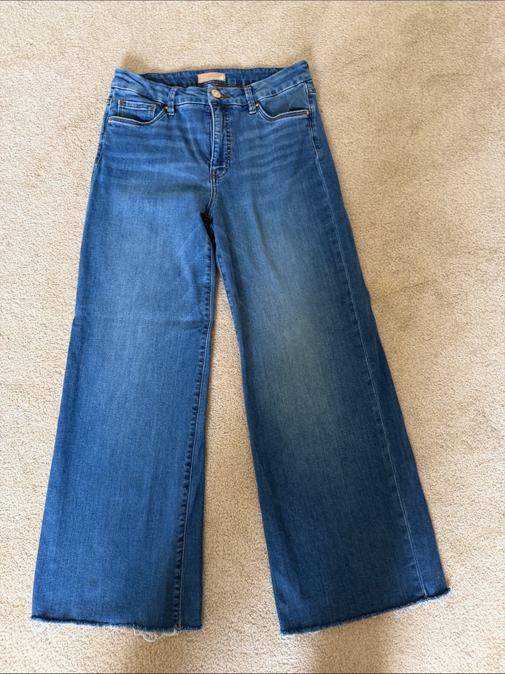 Kut from the Kloth Medium Blue Wide-Leg Jeans with Frayed Hem